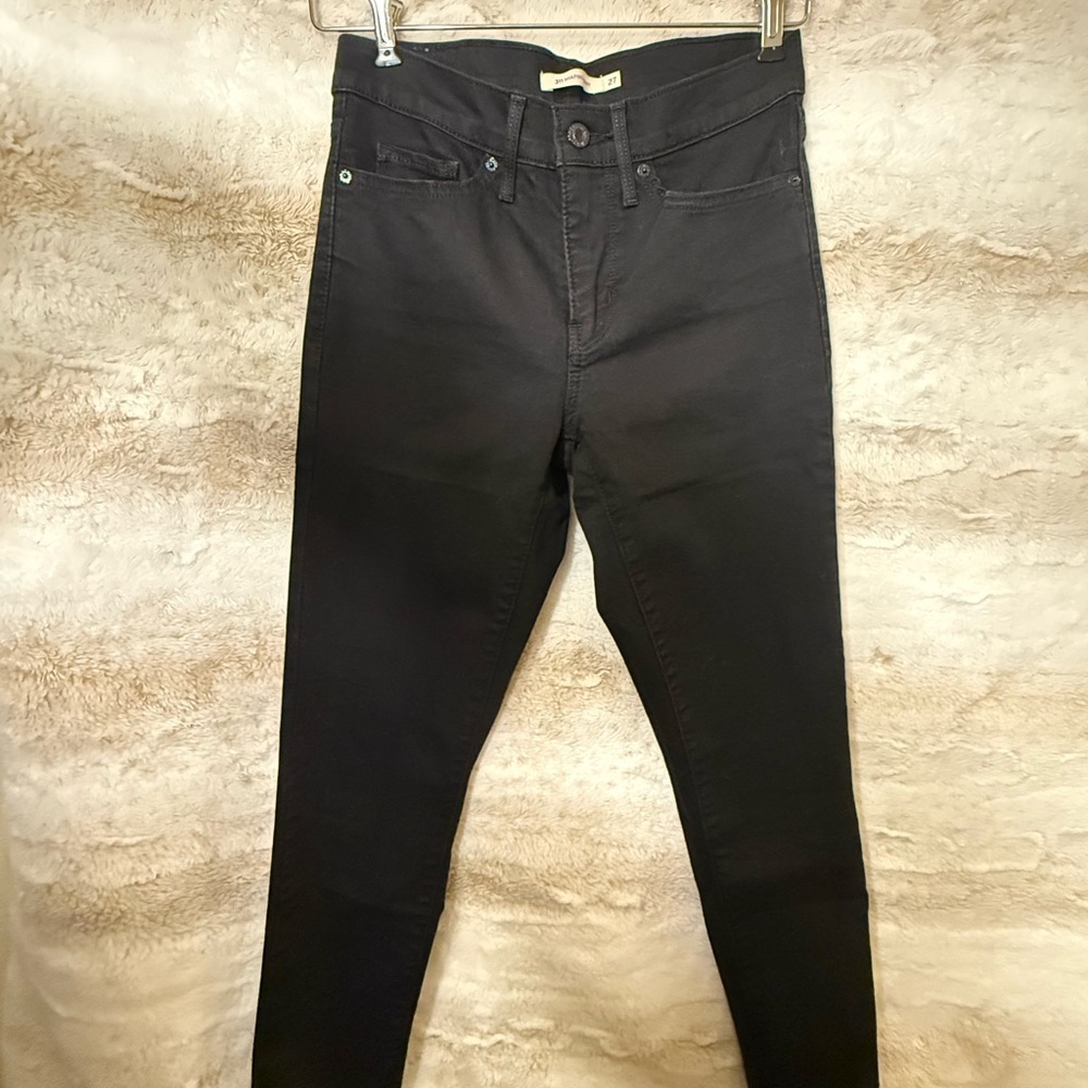 Levi's Black Skinny Jeans High-Waisted Tapered